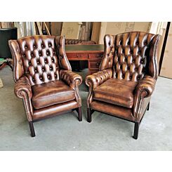 2 x Churchill Wing Fauteuils avec boutons en cuir brun antique