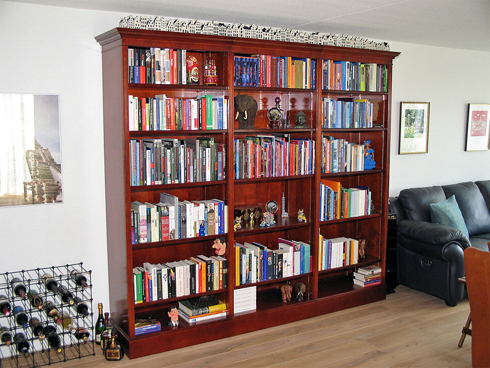 Oppen 28 Wide Tall Bookshelf