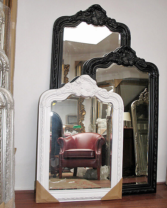 Vervolg bord Dekking Kuif spiegel Roma, wit of zwart lijst, English Decorations barok spiegels.